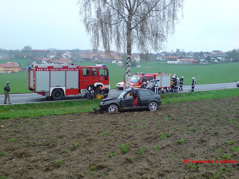 VU Stachesried - Schweres Geraet im Einsatz